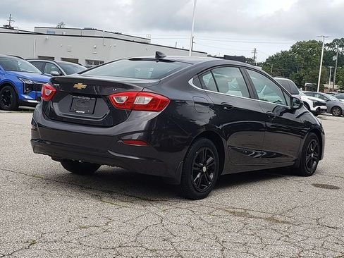 Used 2017 Chevrolet Cruze LT FWD image 6
