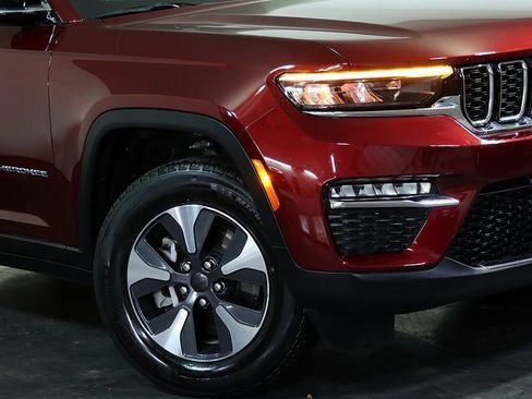 Used 2022 Jeep Grand Cherokee Limited 4xe image 8