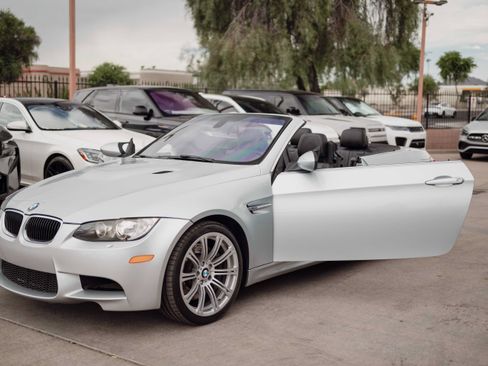 Used 2013 BMW M3 Convertible w/ Premium Pkg RWD image 17