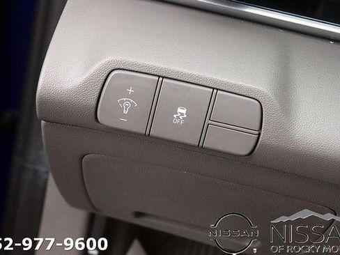 Used 2024 Hyundai Elantra SEL FWD image 23
