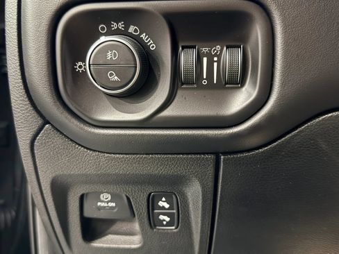 Used 2020 RAM 1500 Limited w/ Black Appearance Package RWD image 31
