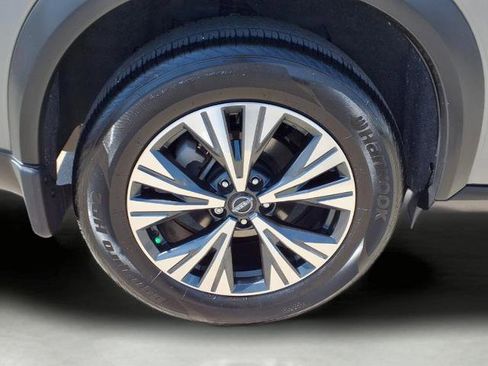 Certified 2023 Nissan Rogue SV FWD image 9