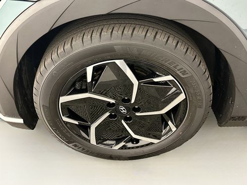 Used 2024 Hyundai Ioniq 5 SEL image 11