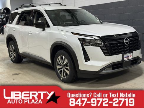 New 2026 Nissan Pathfinder SL image 1