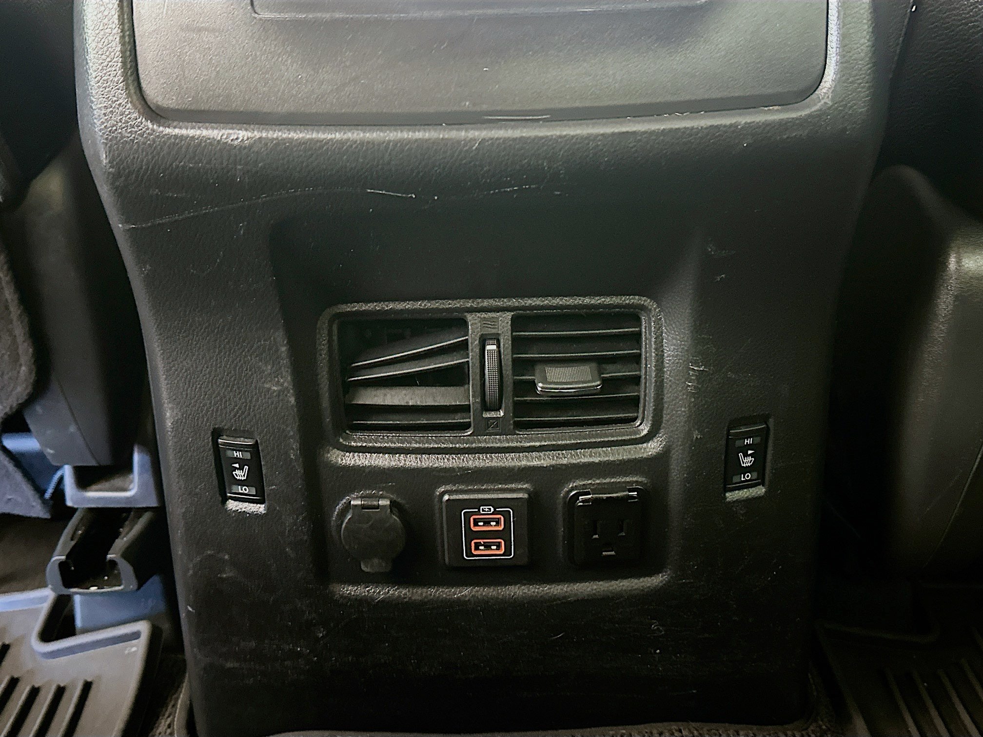 Used 2021 Nissan Titan PRO-4X w/ Pro-4x Convenience Package AWD/4WD image 29