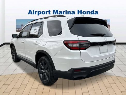 New 2026 Honda Pilot Sport image 3