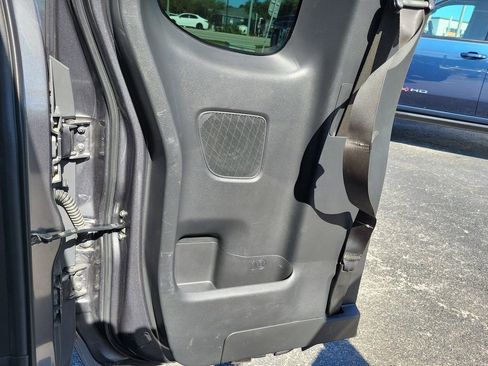 Used 2022 Nissan Frontier S w/ Technology Package image 16