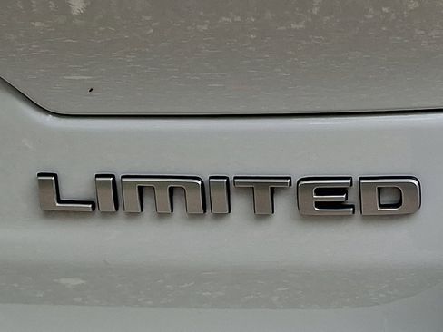 New 2025 Jeep Grand Cherokee Limited image 16