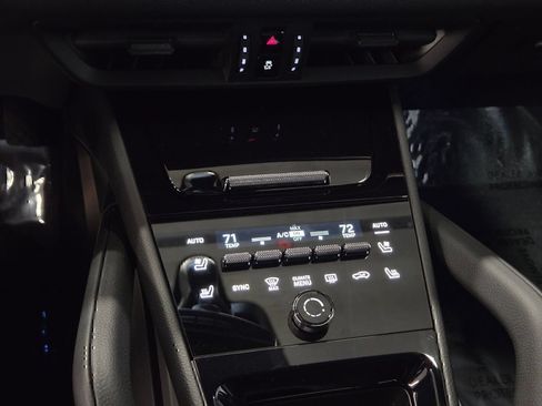 Certified 2026 Porsche Cayenne AWD/4WD image 22