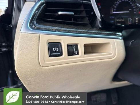 Used 2017 Cadillac XT5 FWD image 15