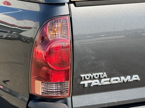 Used 2012 Toyota Tacoma 2WD Access Cab image 29