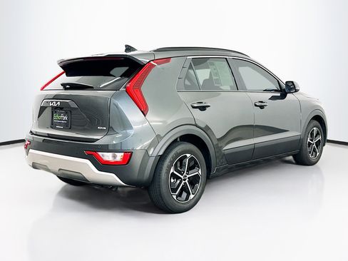 Used 2024 Kia Niro EX w/ EX Cold Weather Package image 9