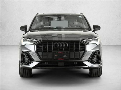 Used 2025 Audi Q3 2.0T Premium Plus w/ Premium Plus Package image 2
