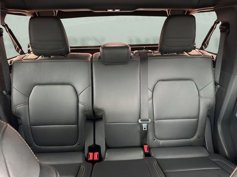 Used 2021 Ford Bronco Badlands image 10