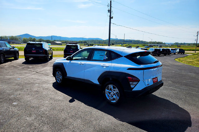 New 2027 Hyundai Kona SE FWD image 5