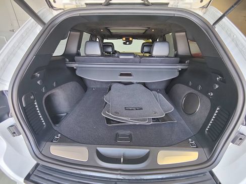 Used 2018 Jeep Grand Cherokee SRT AWD/4WD image 8
