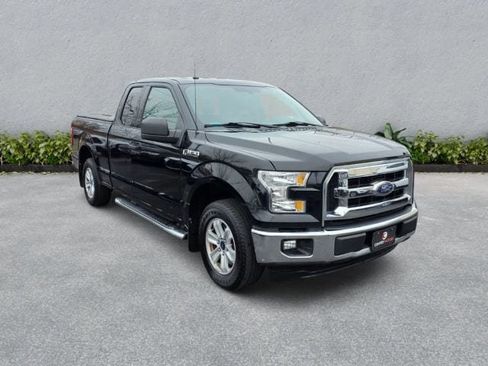Used 2017 Ford F150 XLT image 4