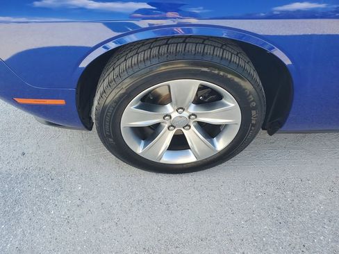 Used 2021 Dodge Challenger SXT image 18