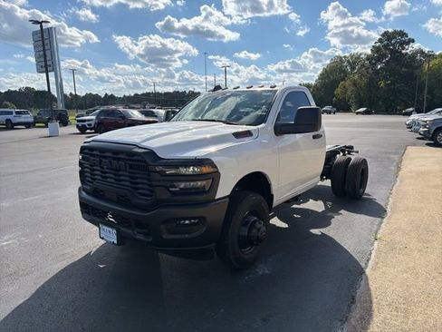 New 2026 RAM 3500 Tradesman image 3