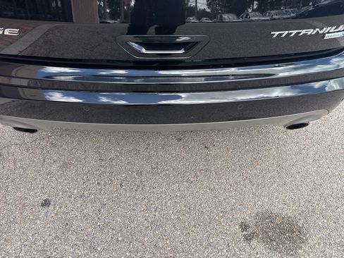 Used 2019 Ford Edge Titanium w/ Equipment Group 301A AWD/4WD image 8