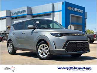 Used 2023 Kia Soul LX w/ Option Group 015 video 1