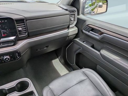 Used 2025 GMC Sierra 1500 SLT RWD image 17