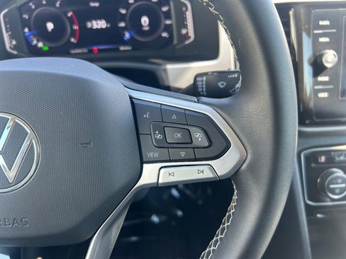 Certified 2023 Volkswagen Atlas SE image 6