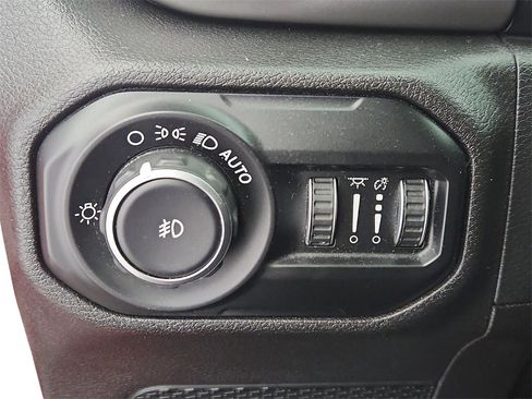 Used 2019 Jeep Wrangler Unlimited Sport S image 29