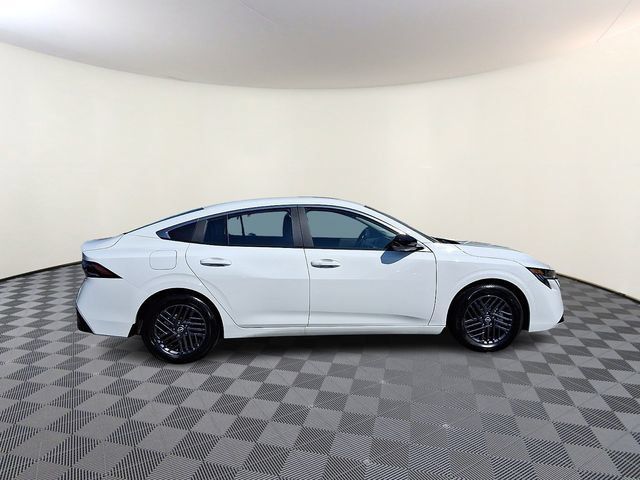 Used 2026 Nissan Sentra SV w/ SV Convenience Package FWD image 8
