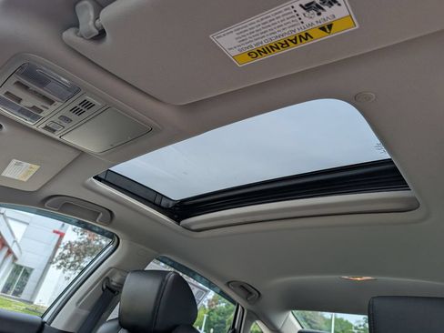 Used 2018 Honda Accord Touring image 19