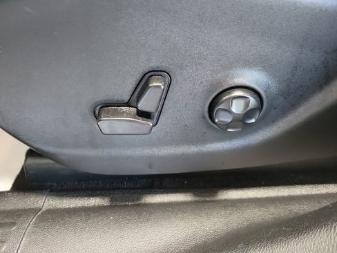 Used 2018 Jeep Cherokee Latitude Plus image 58