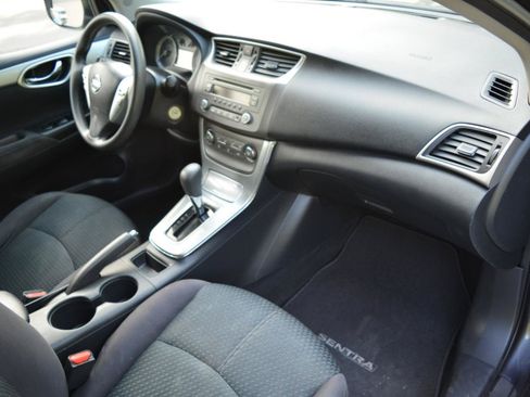 Used 2013 Nissan Sentra SR FWD image 19