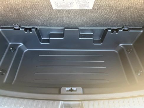 New 2026 Chevrolet Traverse RS w/ LPO, Floor Liner Package FWD image 32