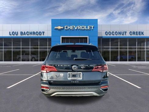 Used 2024 Volkswagen Taos SE image 7