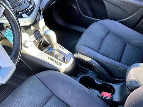 Used 2014 Chevrolet Cruze LT image 12