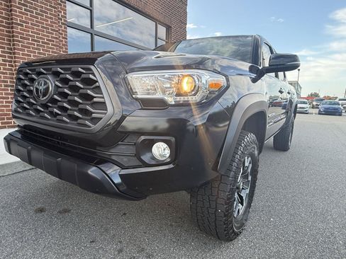 Used 2020 Toyota Tacoma TRD Off-Road AWD/4WD image 26