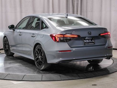 Used 2025 Honda Civic Sport image 2