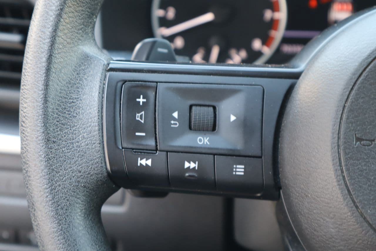 Used 2024 Nissan Rogue S AWD/4WD image 12