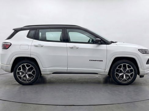 Used 2025 Jeep Compass Limited AWD/4WD image 11