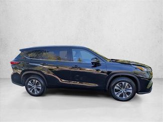 Used 2020 Toyota Highlander XLE video 4