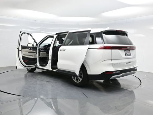 Used 2024 Kia Carnival LX image 46