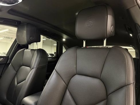 Certified 2026 Porsche Macan AWD/4WD image 28