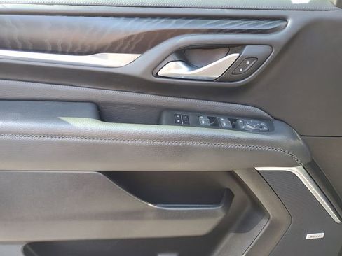 Used 2022 GMC Yukon Denali w/ Denali Premium Package image 16