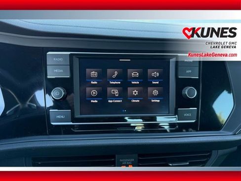 Used 2024 Volkswagen Jetta SE image 25