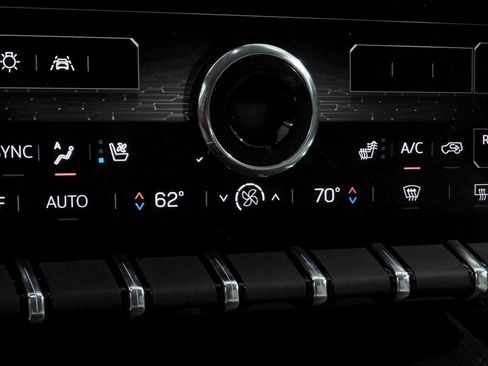 Used 2024 GMC Acadia Denali image 51