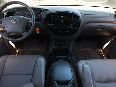 Used 2007 Toyota Sequoia SR5 image 2