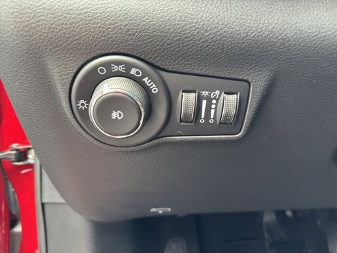 New 2026 Jeep Compass Latitude image 21