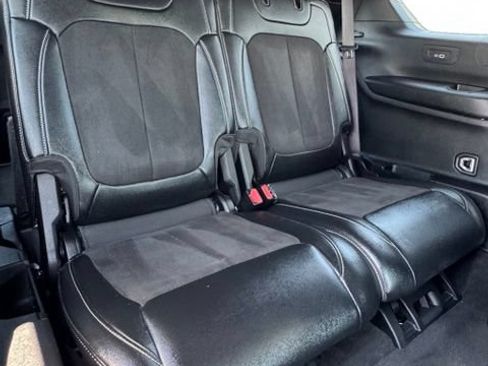 Used 2025 Jeep Grand Cherokee L Altitude AWD/4WD image 17