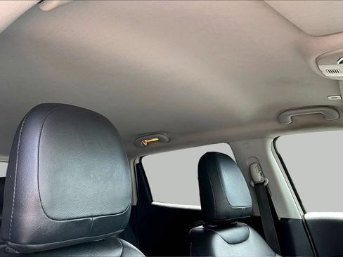 Used 2019 Jeep Compass Latitude AWD/4WD image 27