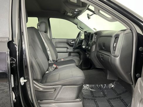 Used 2019 Chevrolet Silverado 1500 Custom Trail Boss w/ Custom Convenience Package AWD/4WD image 17